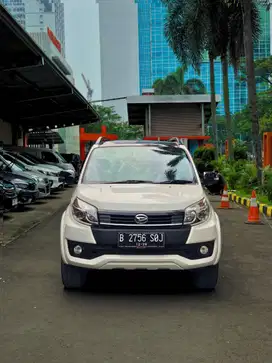 DAIHATSU TERIOS R CUSTOM 1.5 AT 2016 PUTIH - LOW KM