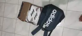 DIJUAL SEPATU BARU ADIDAS ORIGINAL UKURAN 44 DAN TAS ADIDAS ORIGINAL