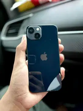 iPhone 13 Midnight