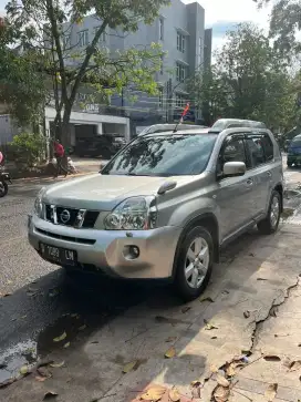 Nissan X-Trail 2.5 XT 2009 DP 10 JT angsuran 2 JT an