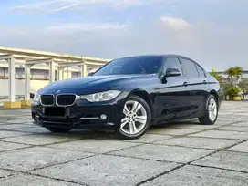 BMW 320i 2.0 F30 AT 2014