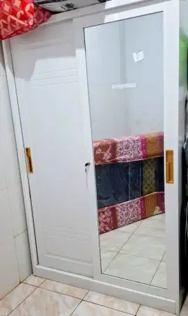 Lemari besi 2 pintu sleding