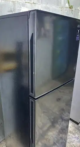 Kulkas aqua 2 pintu beli dari baru