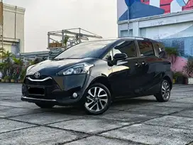 Toyota Sienta V 1.5 CVT AT 2021