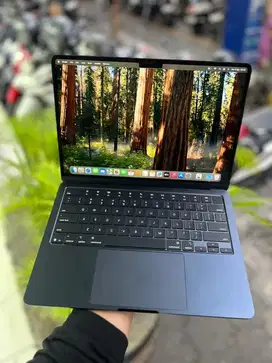 Macbook air m4 13.6inch 16/256gb resmi ibox like new full set original