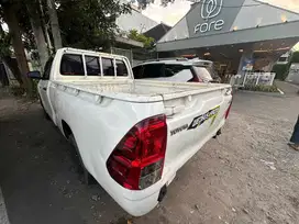 Toyota Hilux Single Cabin 2.0 M/T