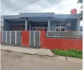 Dijual  Rumah  di Gondrong  Cipondoh Tgr