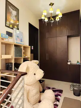 Rumah 2 Lantai Siap Huni dan Semi Furnish Di Pantai Mentari Surabaya