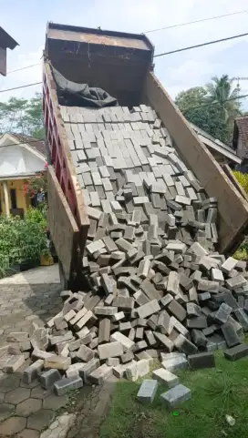 Jual Paving K3(K300) Kualitas Terjamin Harga Terjangkau! Malang