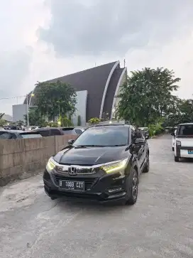 Honda HRV SE CVT Hitam 2021 facelift
