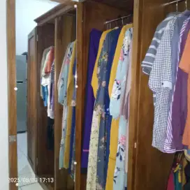 Jual lemari pakaian baru 2 bulan