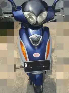 Kymco Metica 125cc warna biru metalik 2001