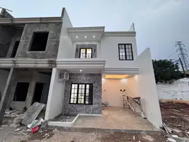 Jual Rumah Klasik 2,5 Lantai Plus Rooftop Dekat Stasiun LRT Cibubur