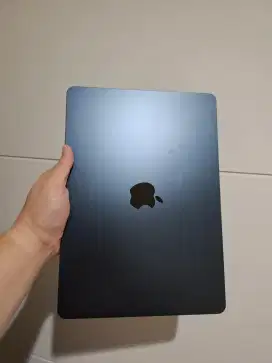 Macbook Air 13 8gb/256gb M2 warna midnight