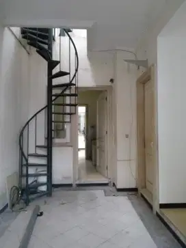 Sewa rumah cck utk tempat tinggal /kantor bagus jl.ngagel jaya utara