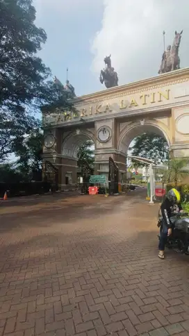 Jual Rumah Mewah Green Lake City Cluster Amerika Latin Cipondoh