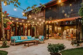 (G99) VILLA ELEGAN BERNUANSA KAYU TROPIS DI KEROBOKAN