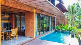 VILLA 2 KAMAR TIDUR DENGAN KONSEP HUTAN TROPIS DI UBUD - BALI