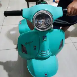 Mainan anak vespa motor aki