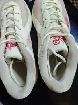Sepatu basket giannis harus laku bulan ini!!!