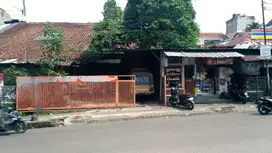Dijual cepat rumah cocok untuk usaha.lokasi pinggir jalan
