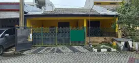 RUMAH PERUM. PANDUGO RUNGKUT DEPAN FASUM SIAP HUNI TERAWAT DEKAT MERR