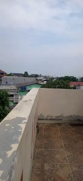 Dijual rumah bentuk ruko cocok untuk kantor atau usaha kosan surat SHM