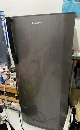 JUAL RUGI CEPAT MURAH! Kulkas Panasonic 2 Pintu