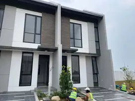 Dijual Rumah murah 2lantai Summarecon Crown gading harapan indah