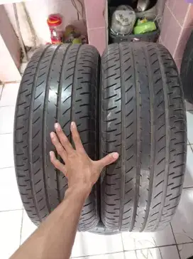 2 buah ban mobil 225/60 r18 tebal 90% jual butuh aja 450