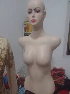 Jual 2 patung manekin dengan kaki besi