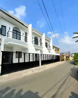 RUMAH CANTIK DESAIN AMERICAN STYLE DI CIPINANG