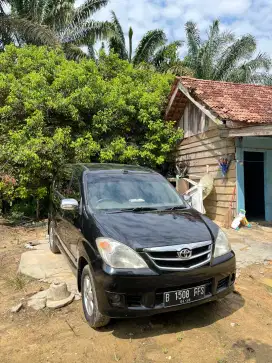 Mobil Avanza 2011 type G