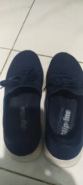 Sepatu Skechers size 37