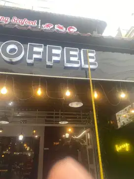 Dibutuhkan barista pria untuk cafe
