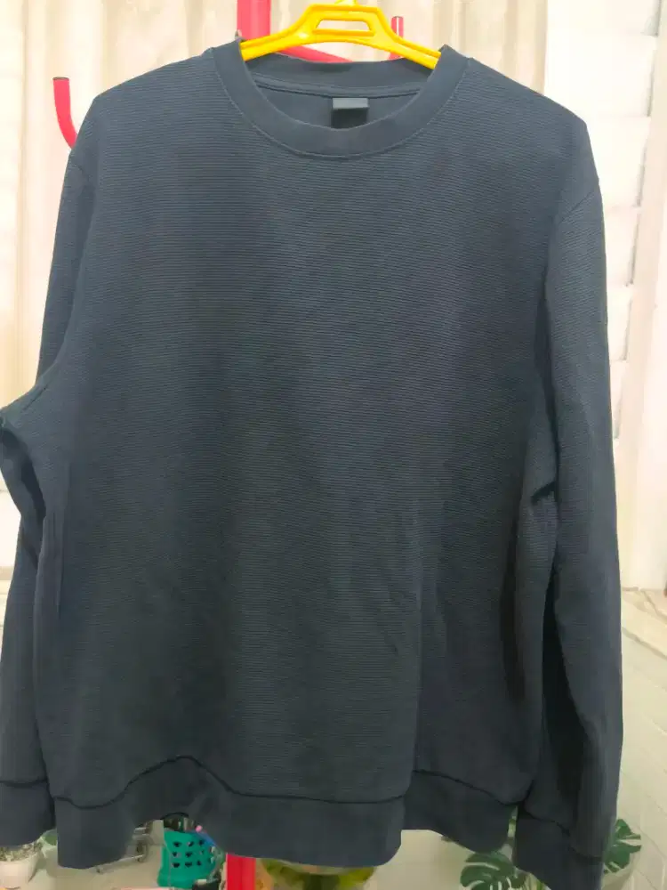 Baju Crewneck H&M Ori Preloved Hitam