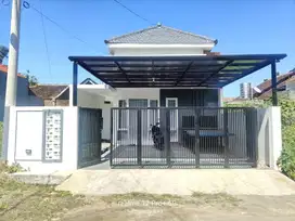 RUMAH ESTETIK TENGAH KOTA BANYUWANGI