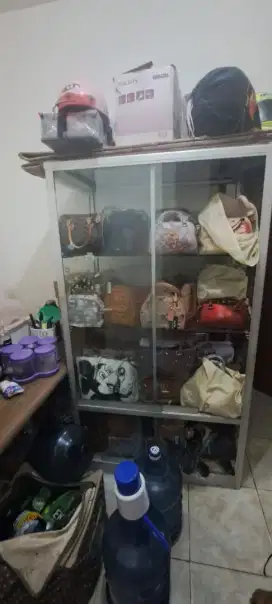Lemari Kaca Buat Pajangan
