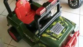 Mobil dorong jeep tentara SHP SK 670