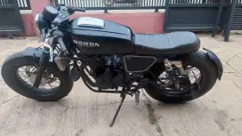 Motor custom bratcafe caferacer CBR 250 ABS