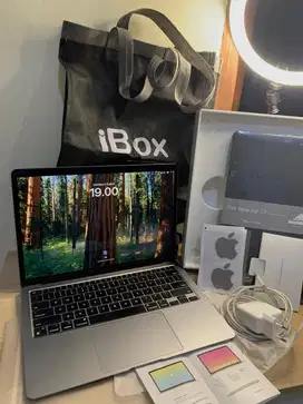 Macbook Air M1 256gb Ibox fullset Jual Cepat Nego