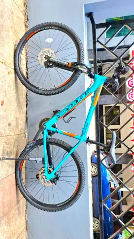 Sepeda polygon monarch m3