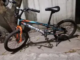 Sepeda BMX ONYX bekas pakai