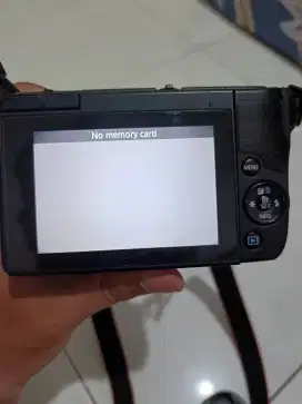 CANON M10 + FIX 50MM F1.8