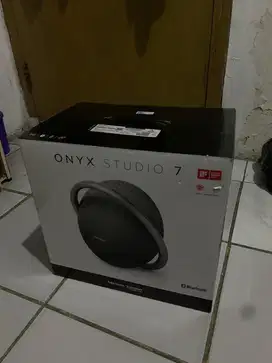 Harman Kardon Onyx Studio 7