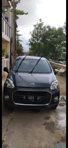 Daihatsu Ayla 1.0 X MT 2014 Abu-Abu Metalik 998 CC Minibus