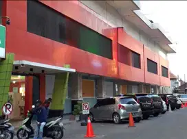 Dijual Cepat BU Gedung Karaoke 4 lantai di Bali