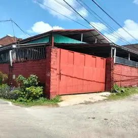 Di kontrakan Gudang 5,5 are di Mahendradata