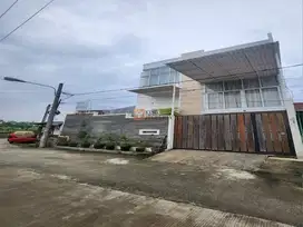 Dijual Rumah Komplek Taman Kencana 3,5 Lantai Cengkareng Jakarta Barat