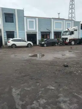 Gudang Strategis Akses Container Bebas Banjir di Pegangsaan Dua